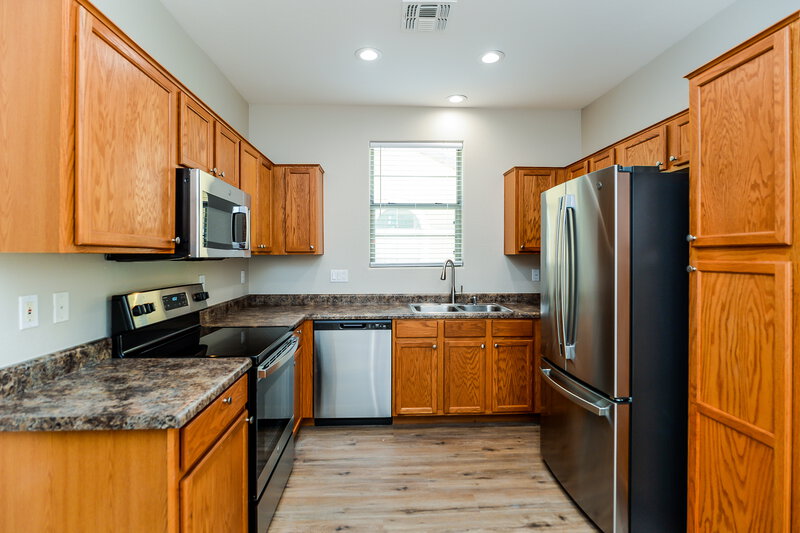 1,960/Mo, 451 S Hawes Rd Unit 63 Mesa, AZ 85208 Kitchen View