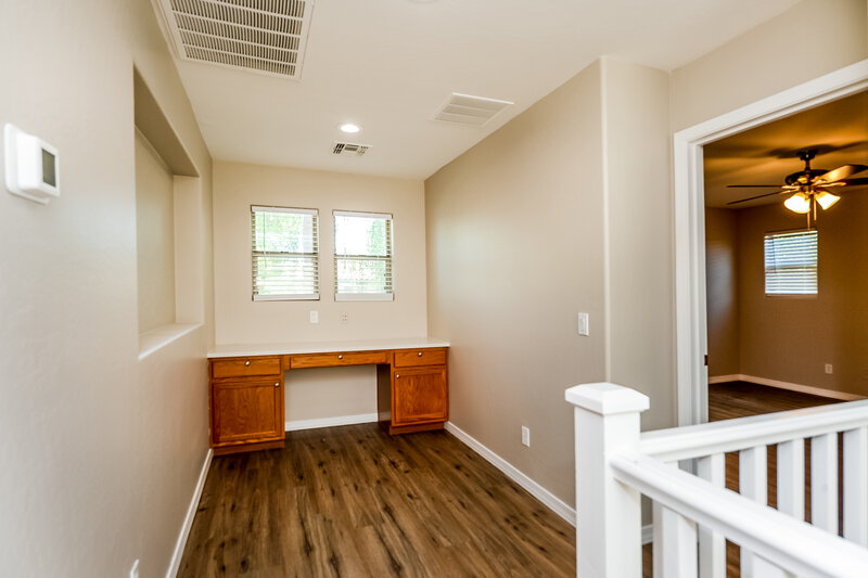 1,960/Mo, 451 S Hawes Rd Unit 63 Mesa, AZ 85208 Den View