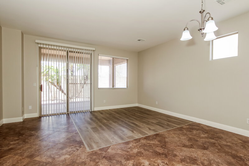2,205/Mo, 2122 S Edgewater Mesa, AZ 85209 Living Room View 2