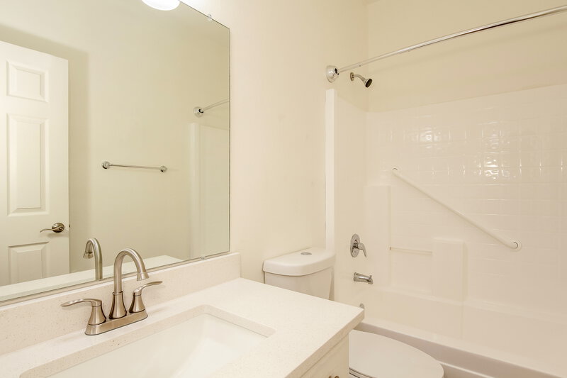2,205/Mo, 2122 S Edgewater Mesa, AZ 85209 Bathroom View