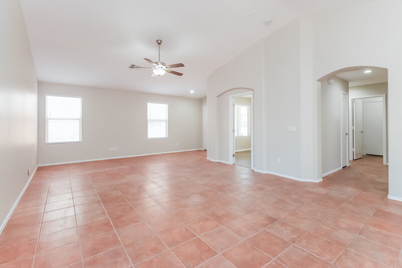 2,170/Mo, 3341 W Yellow Peak Dr SAN TAN VALLEY, AZ 85142 Living Room View 3