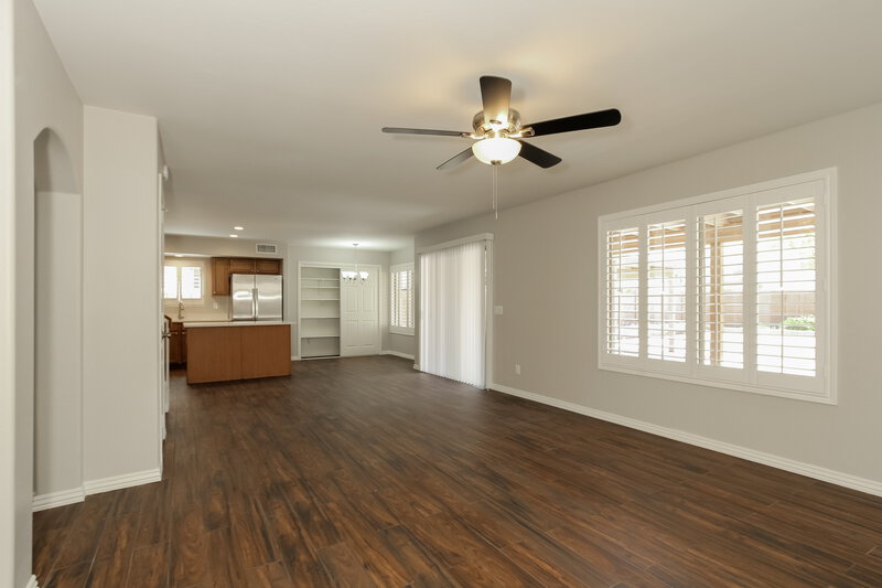 2,315/Mo, 5541 W Wood St Phoenix, AZ 85043 Dining Room View 2