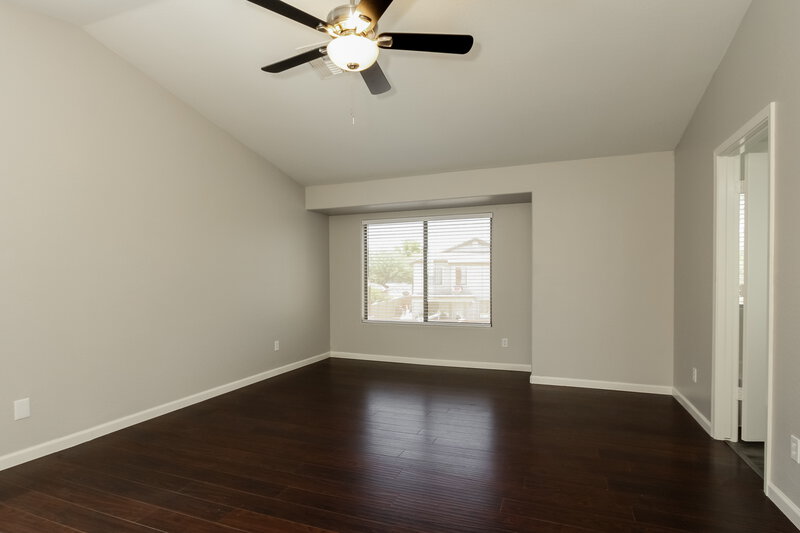 2,315/Mo, 5541 W Wood St Phoenix, AZ 85043 Main Bedroom View