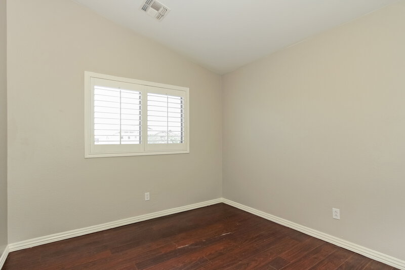 2,315/Mo, 5541 W Wood St Phoenix, AZ 85043 Bedroom View