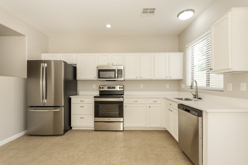 2,215/Mo, 4449 E Del Rio St Gilbert, AZ 85295 Kitchen View 2