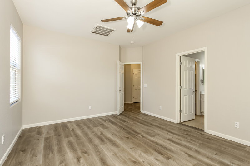 2,215/Mo, 4449 E Del Rio St Gilbert, AZ 85295 Main Bedroom View 2
