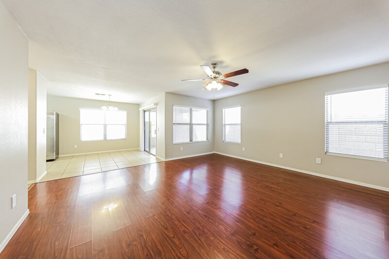 2,645/Mo, 18611 N 22nd St Unit 55 Phoenix, AZ 85024 Living Room View 2