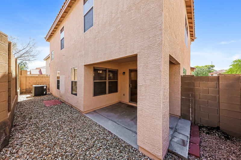 2,645/Mo, 18611 N 22nd St Unit 55 Phoenix, AZ 85024 Rear View