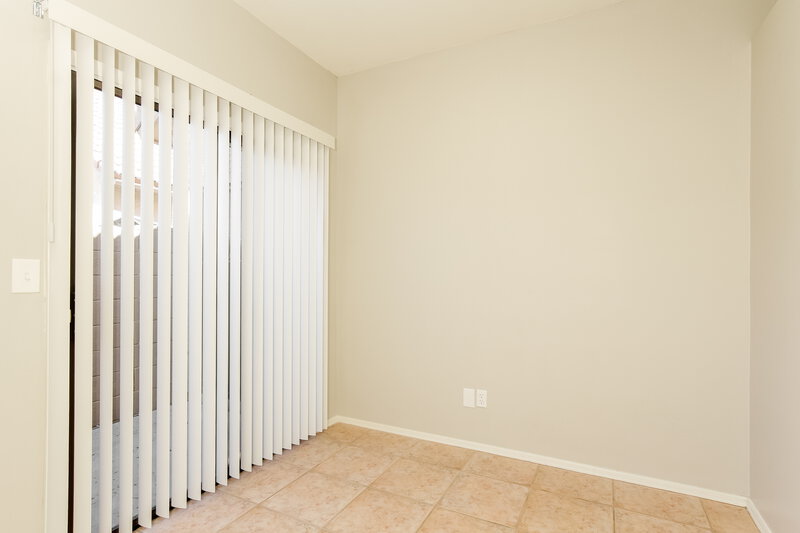 2,300/Mo, 876 N Terrace Rd Chandler, AZ 85226 Kitchen View 2