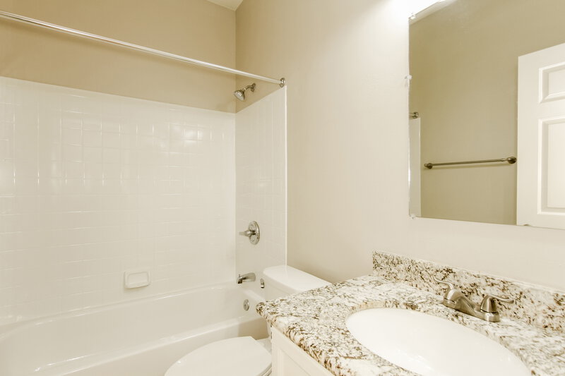 2,300/Mo, 876 N Terrace Rd Chandler, AZ 85226 Bathroom View