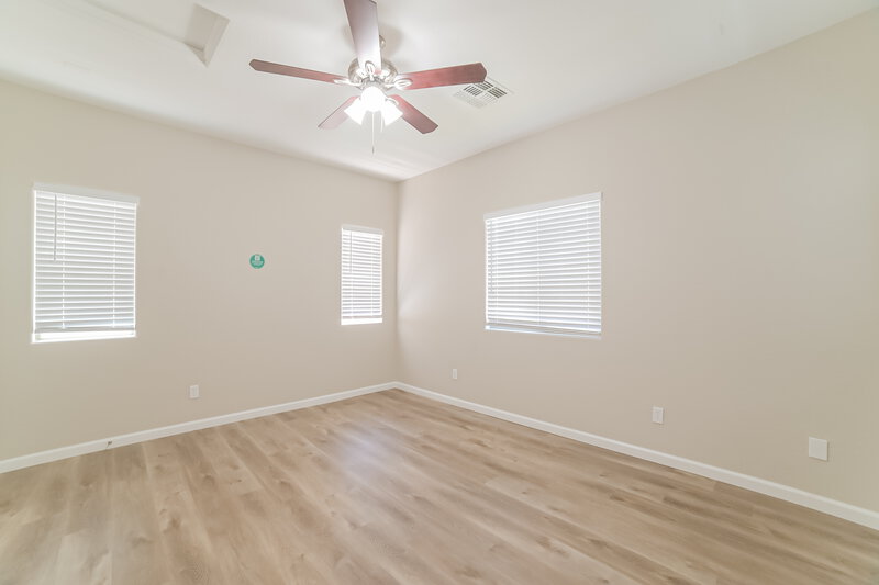 2,070/Mo, 14843 W Ashland Ave Goodyear, AZ 85395 Main Bedroom View 2