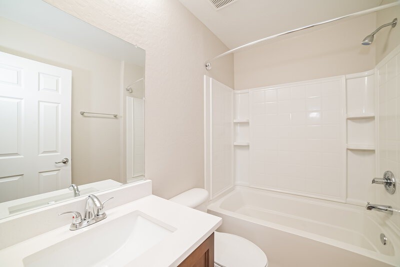2,070/Mo, 14843 W Ashland Ave Goodyear, AZ 85395 Bathroom View