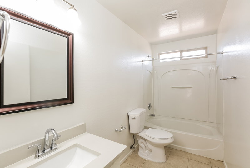 3,960/Mo, 6516 S 74th Ln Laveen, AZ 85339 Bathroom View