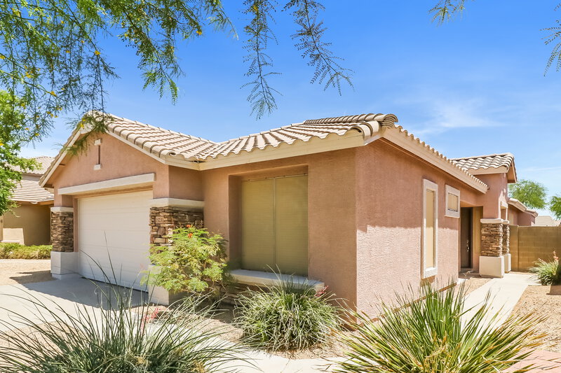 2,240/Mo, 15233 W Banff Ln Surprise, AZ 85379 Front View