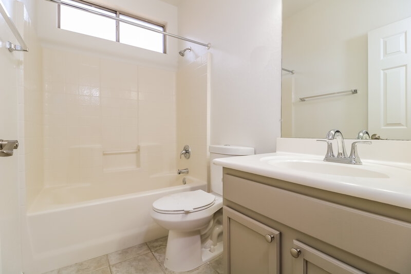 2,240/Mo, 15233 W Banff Ln Surprise, AZ 85379 Bathroom View