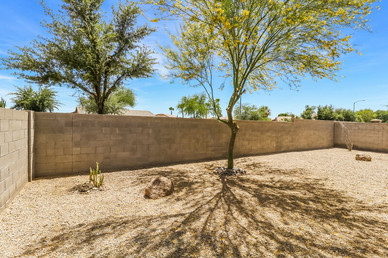 2,240/Mo, 15233 W Banff Ln Surprise, AZ 85379 Exterior View
