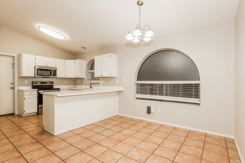 1,700/Mo, 15112 W Eureka Trl Surprise, AZ 85374 Dining Room View