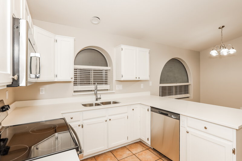 1,700/Mo, 15112 W Eureka Trl Surprise, AZ 85374 Kitchen View 2