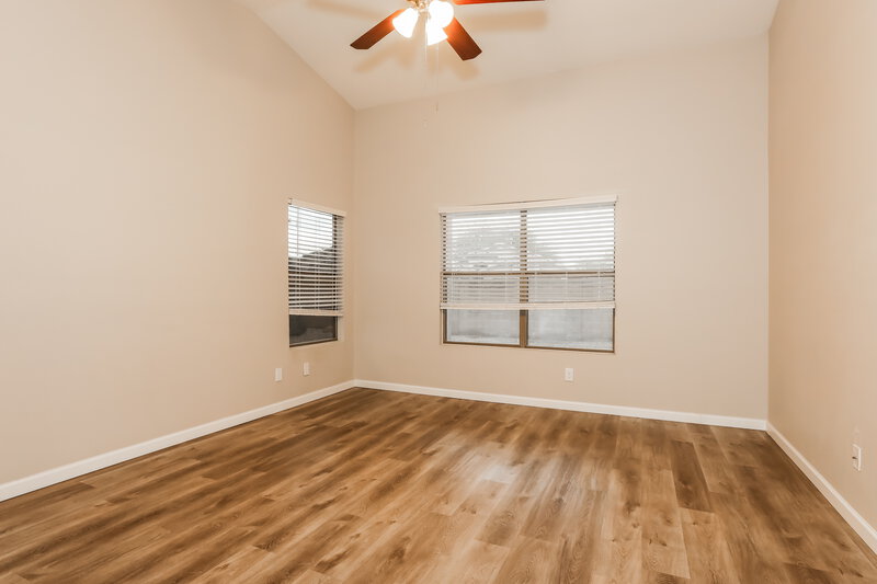 1,700/Mo, 15112 W Eureka Trl Surprise, AZ 85374 Main Bedroom View