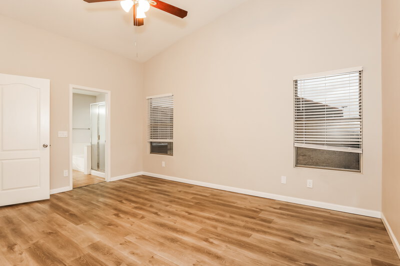 1,700/Mo, 15112 W Eureka Trl Surprise, AZ 85374 Main Bedroom View 2