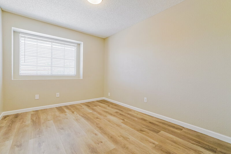 2,330/Mo, 4005 E Woodland Dr Phoenix, AZ 85048 Bedroom View 2