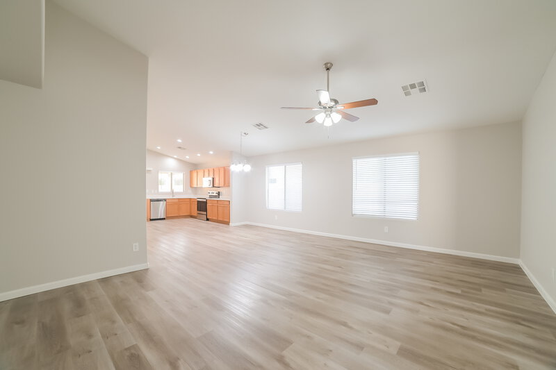 2,245/Mo, 7125 W Williams St Phoenix, AZ 85043 Living Room View