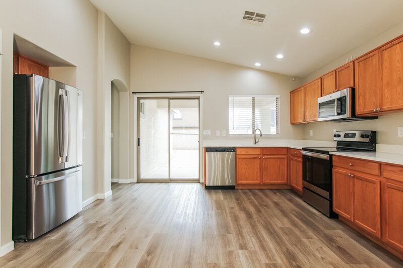 2,155/Mo, 7125 W Williams St Phoenix, AZ 85043 Kitchen View