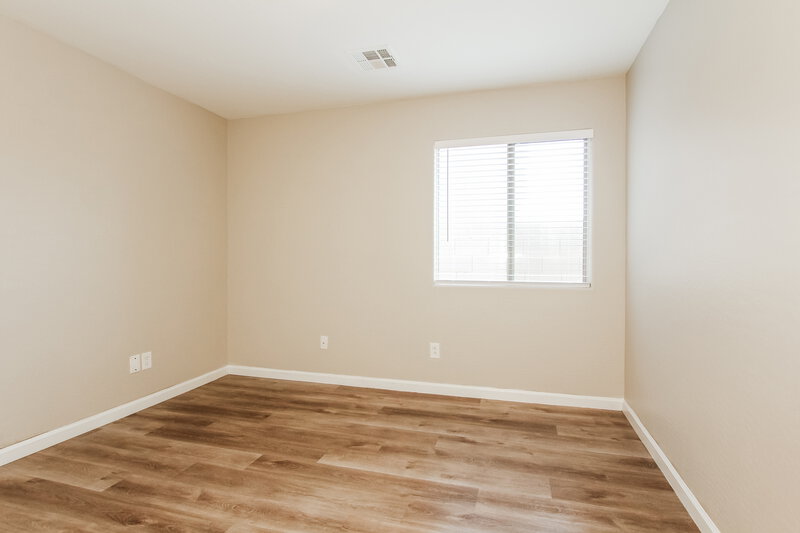 2,155/Mo, 7125 W Williams St Phoenix, AZ 85043 Bedroom View 2