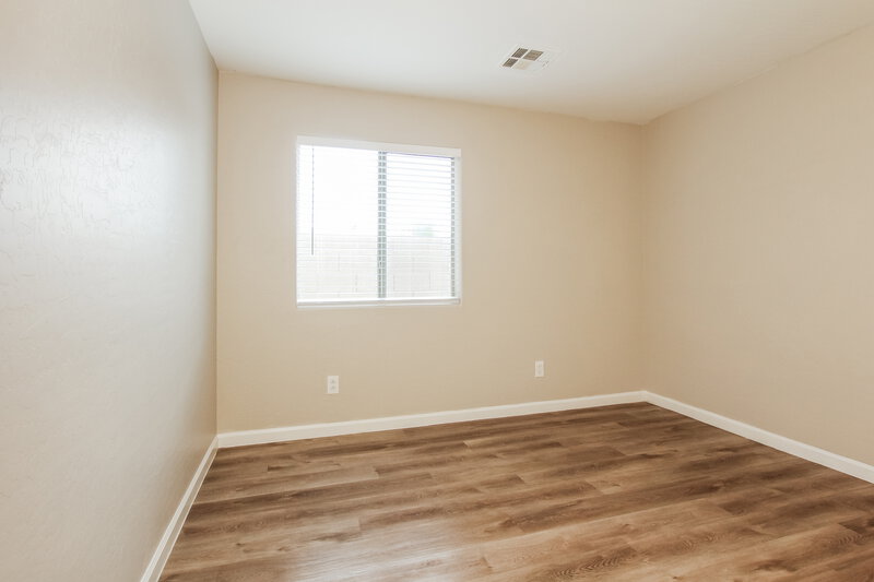 2,155/Mo, 7125 W Williams St Phoenix, AZ 85043 Bedroom View 4