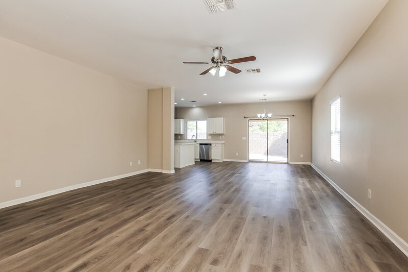 1,950/Mo, 1607 S 79th Ln Phoenix, AZ 85043 Living Room View