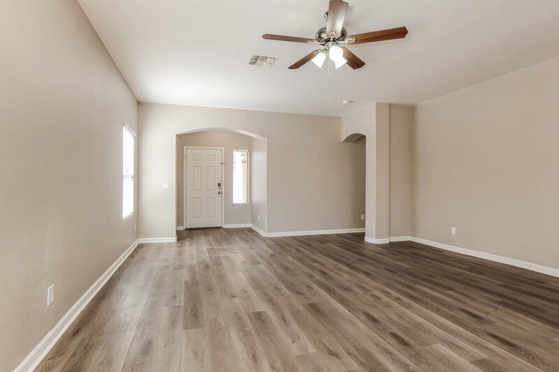 1,950/Mo, 1607 S 79th Ln Phoenix, AZ 85043 Living Room View 2