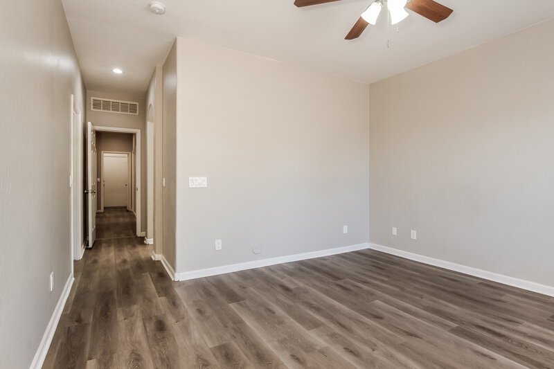 1,950/Mo, 1607 S 79th Ln Phoenix, AZ 85043 Main Bedroom View 2