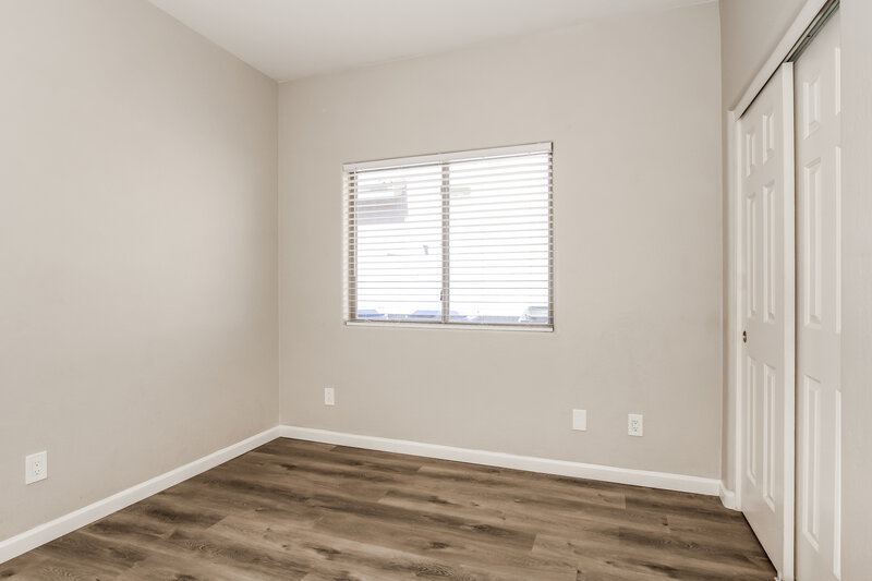 1,950/Mo, 1607 S 79th Ln Phoenix, AZ 85043 Bedroom View 2