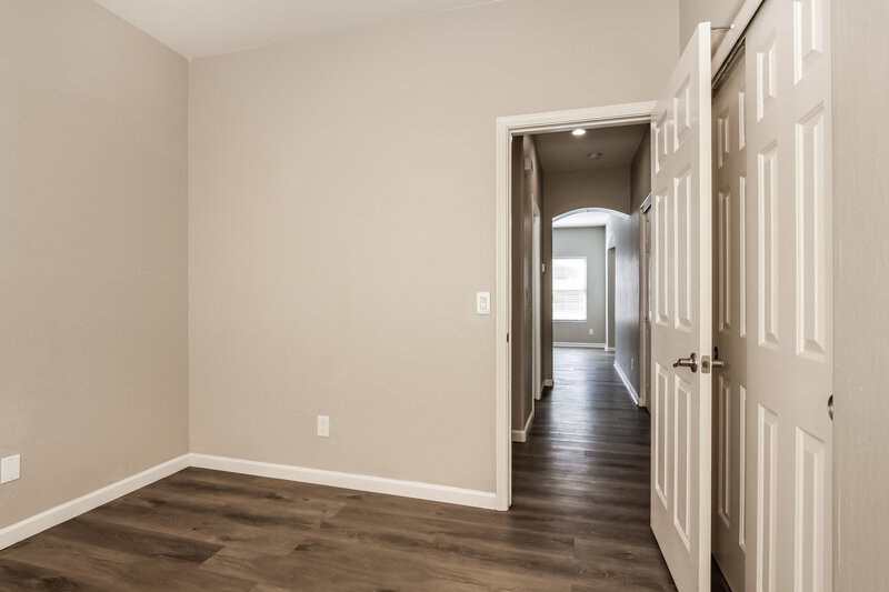 1,950/Mo, 1607 S 79th Ln Phoenix, AZ 85043 Bedroom View 4