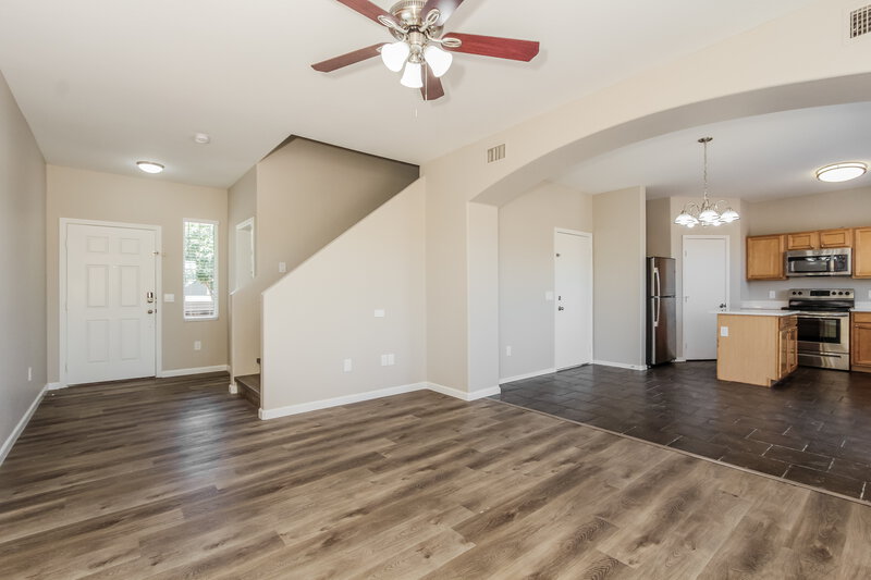 1,725/Mo, 1205 S 121st Dr Avondale, AZ 85323 Living Room View 2