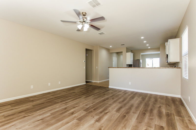 2,180/Mo, 7024 S 78th Dr Laveen, AZ 85339 Living Room View 2