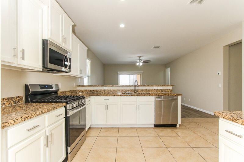 2,180/Mo, 7024 S 78th Dr Laveen, AZ 85339 Kitchen View