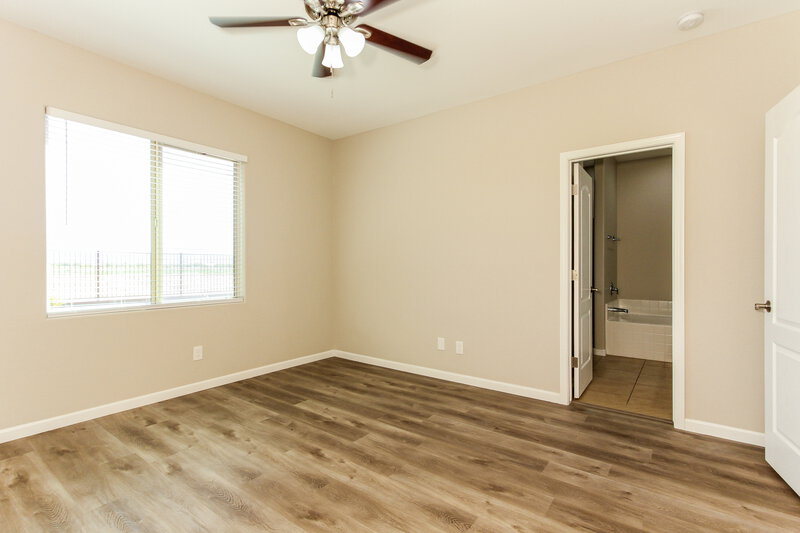 2,180/Mo, 7024 S 78th Dr Laveen, AZ 85339 Main Bedroom View 2