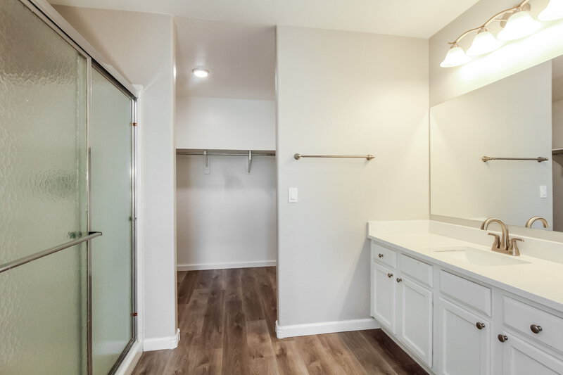 2,445/Mo, 10206 W Whyman Ave Tolleson, AZ 85353 Main Bathroom View