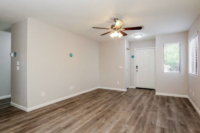1,560/Mo, 195 W Brangus Way San Tan Valley, AZ 85143 Living Room View 2