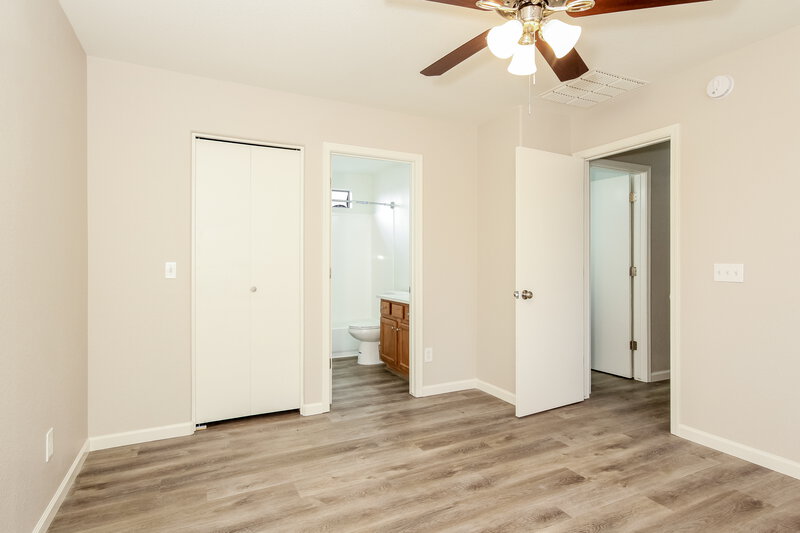 1,560/Mo, 195 W Brangus Way San Tan Valley, AZ 85143 Main Bedroom View