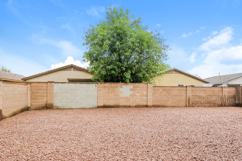 1,560/Mo, 195 W Brangus Way San Tan Valley, AZ 85143 Rear View