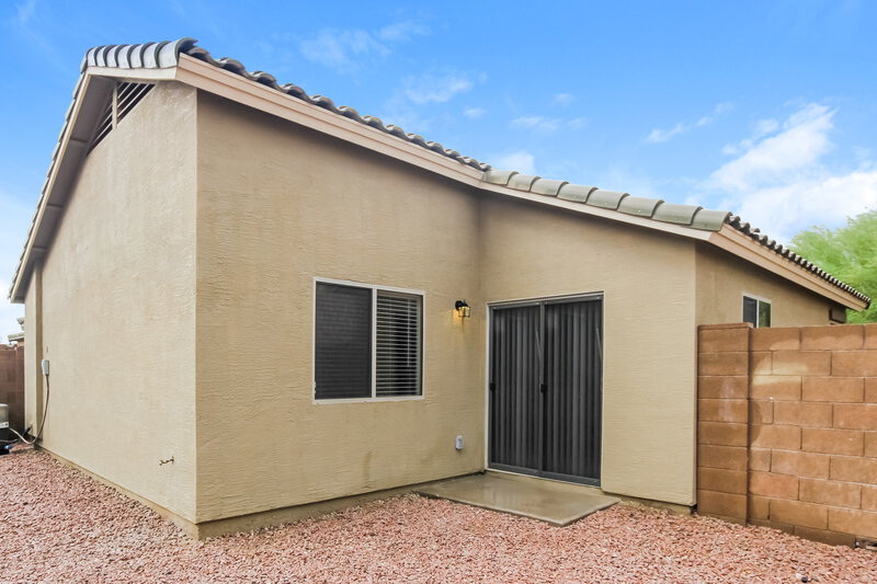 1,560/Mo, 195 W Brangus Way San Tan Valley, AZ 85143 Rear View 2
