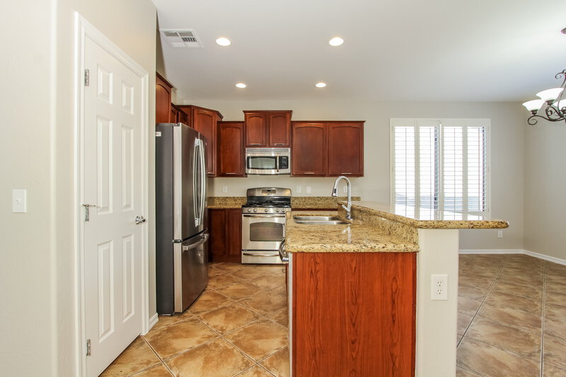 2,670/Mo, 19076 E Seagull Dr Queen Creek, AZ 85142 Kitchen View
