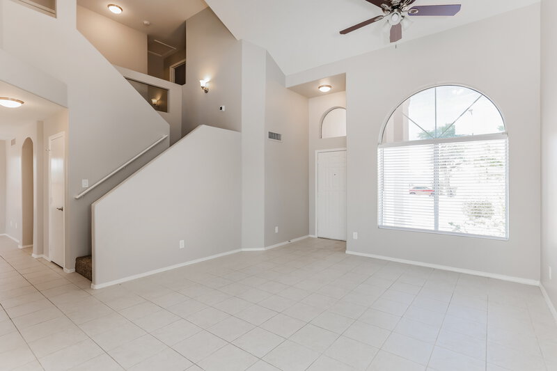 2,510/Mo, 18400 N 83rd Dr Peoria, AZ 85382 Living Room View