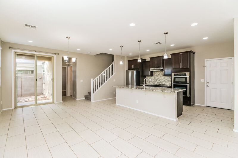 2,290/Mo, 495 N Ranger Trl Gilbert, AZ 85234 Living Room View 2