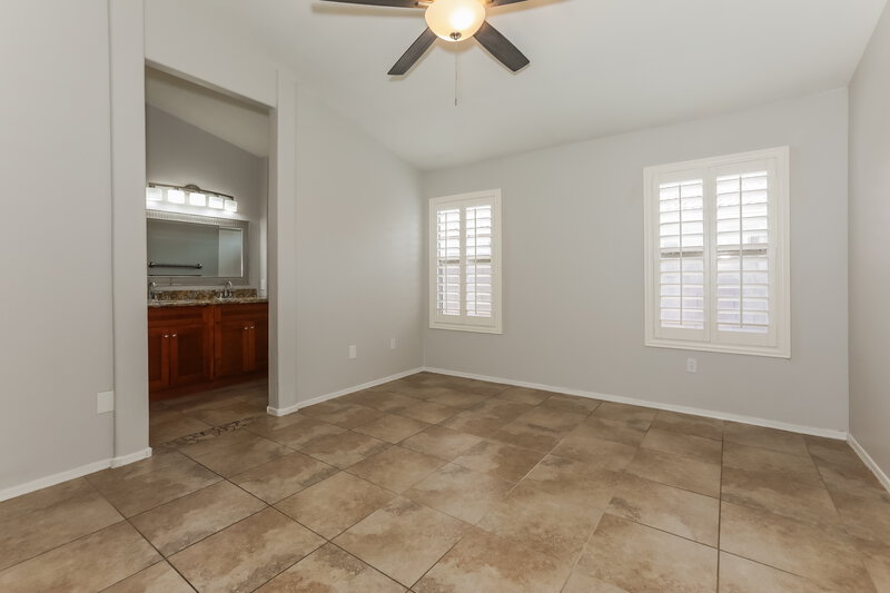 2,340/Mo, 323 N Ocean Dr Gilbert, AZ 85233 Main Bedroom View