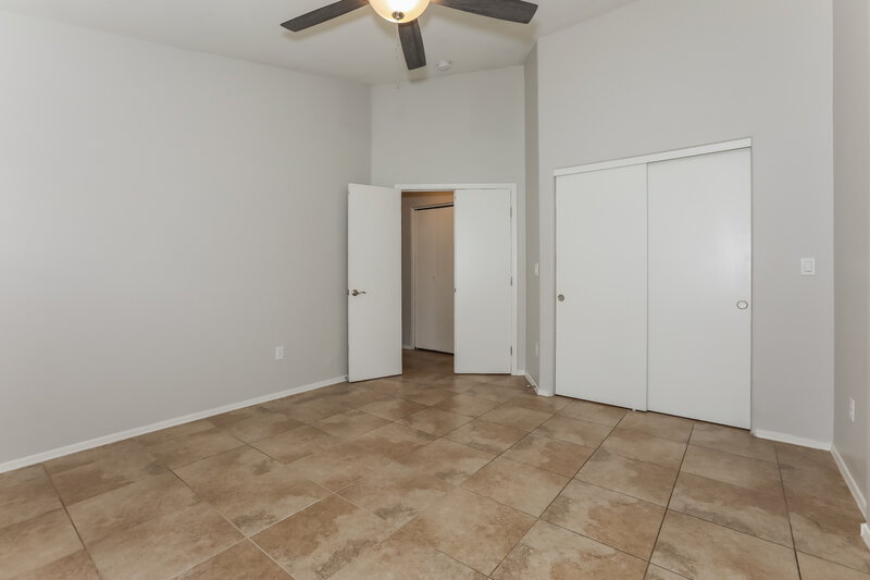 2,340/Mo, 323 N Ocean Dr Gilbert, AZ 85233 Main Bedroom View 2