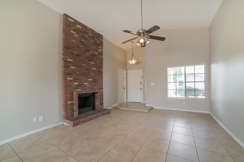 2,150/Mo, 677 W Shawnee Dr Chandler, AZ 85225 Living Room View 2