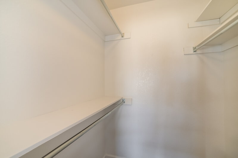 2,150/Mo, 677 W Shawnee Dr Chandler, AZ 85225 Walk In Closet View